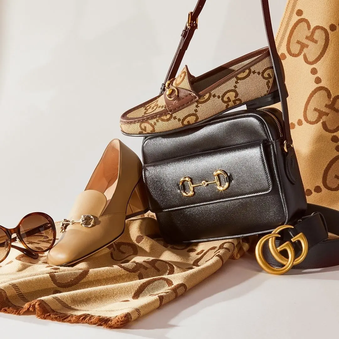 Уникальные аксессуары от Prada, создающие незабываемый стиль