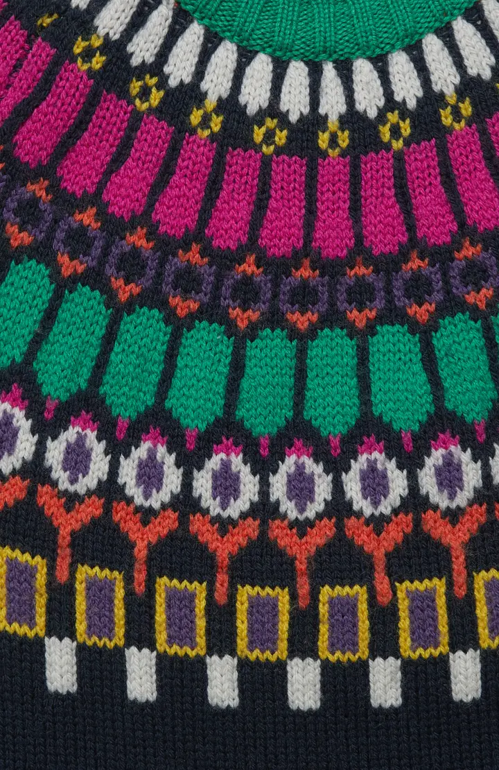 Платье вязанное