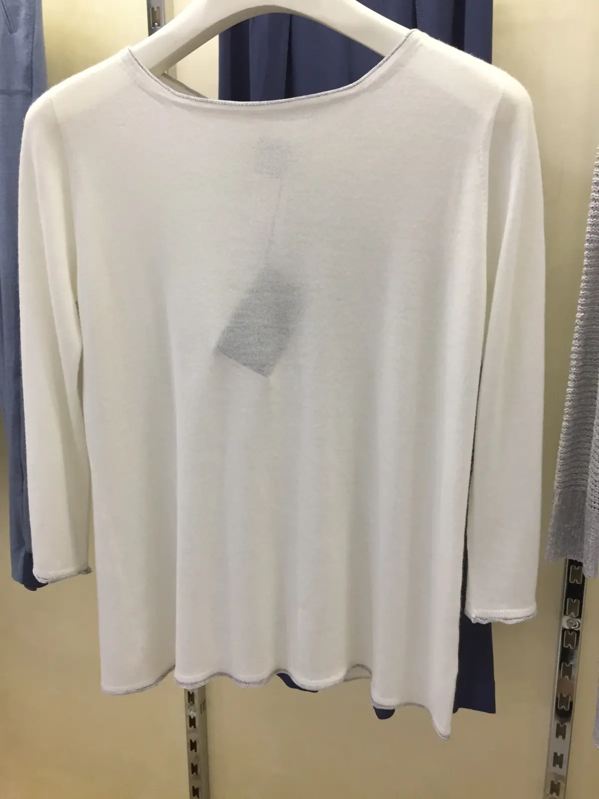 Свитер женский