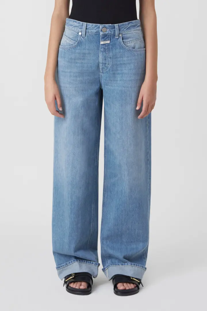 Джинсы-трубы женские