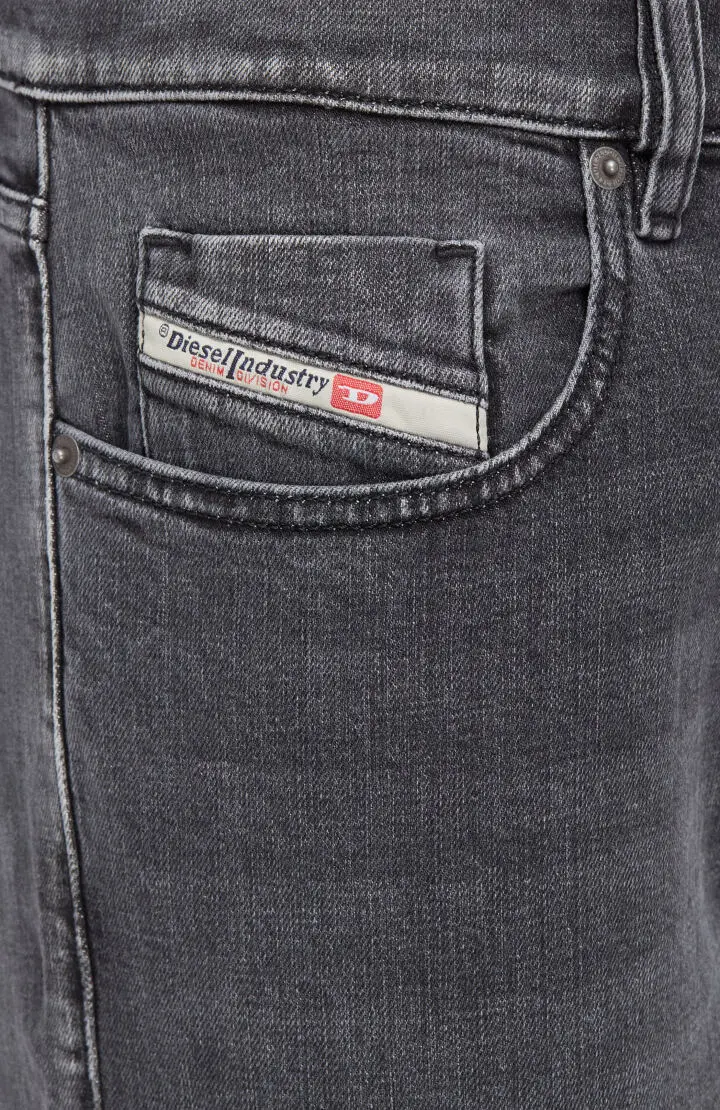DIESEL Джинсы мужские