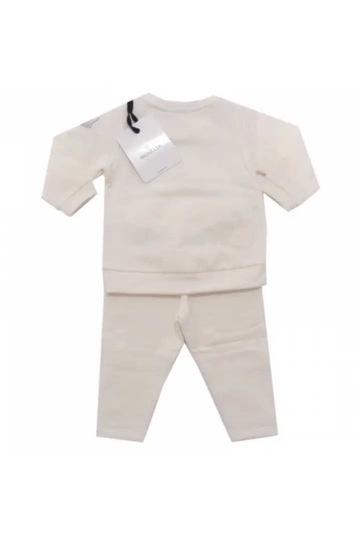  Костюм спортивный