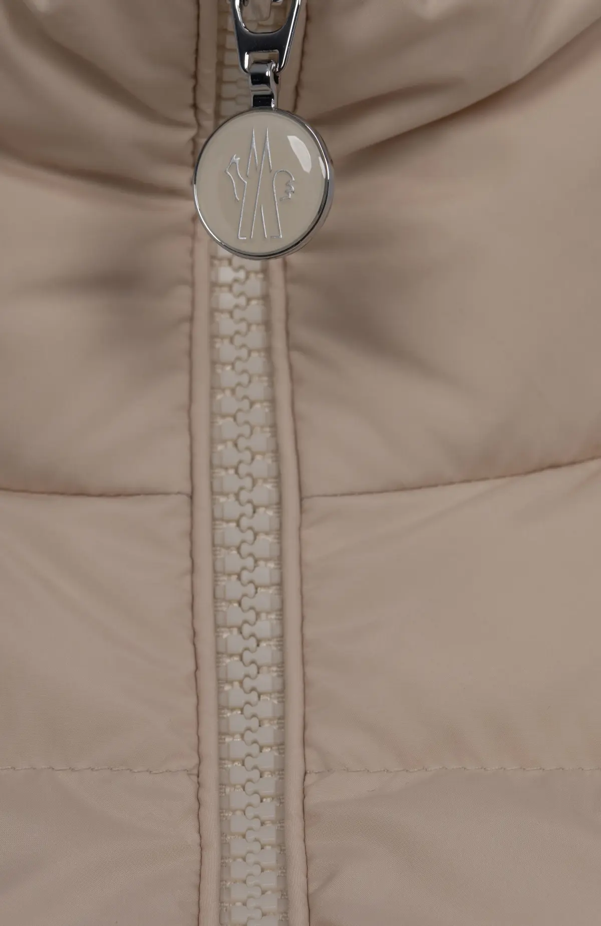 MONCLER Пуховик женский