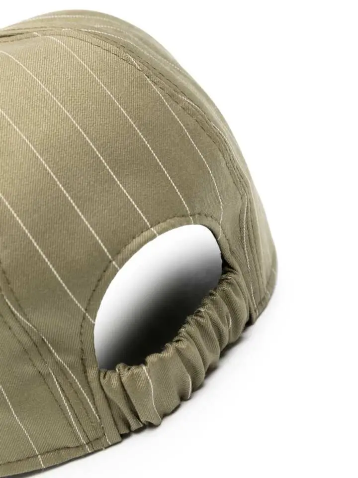 Бейсболка в узкую полоску