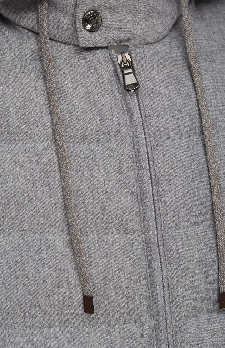  Жилет из шерсти с капюшоном