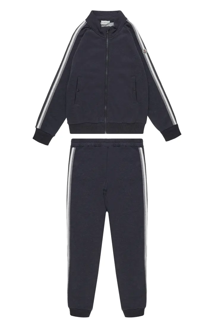Споривный костюм