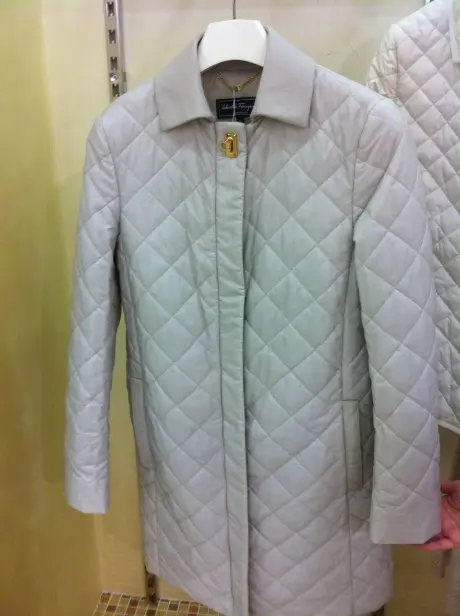 Salvatore Ferragamo Пальто женское /стеганое, текстиль отд кожа/