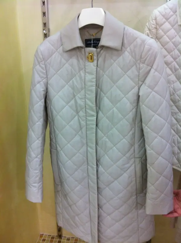 Salvatore Ferragamo Пальто женское /стеганое, текстиль отд кожа/