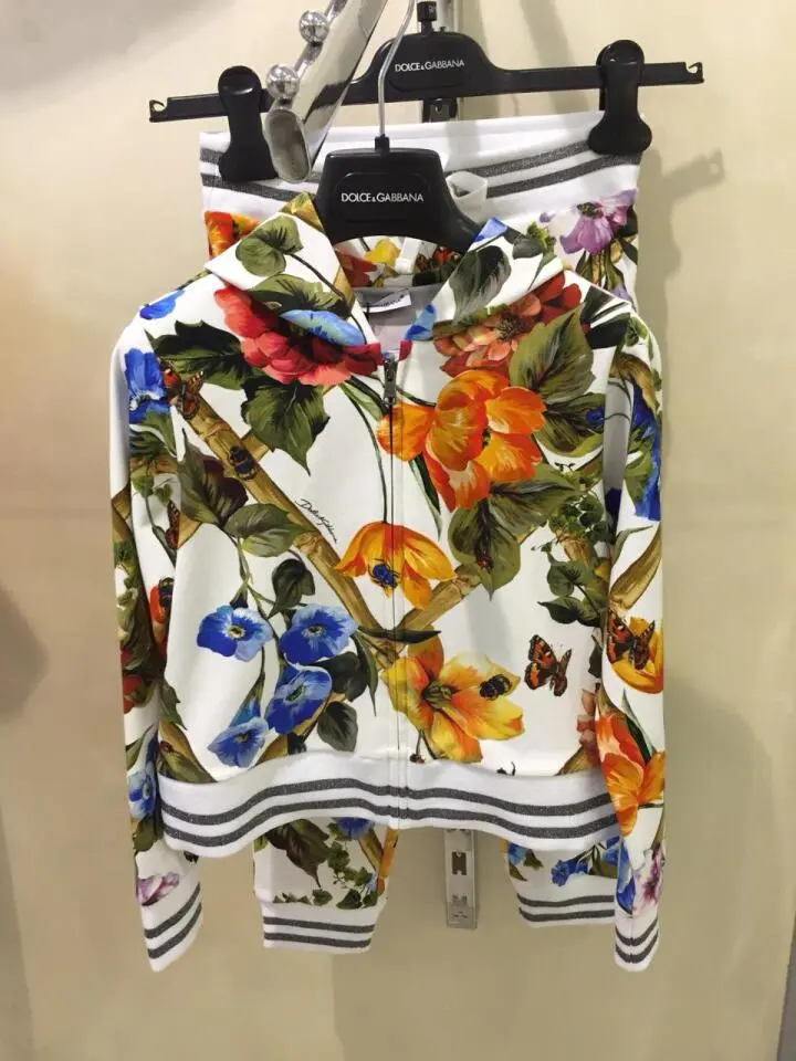 Спортивный костюм