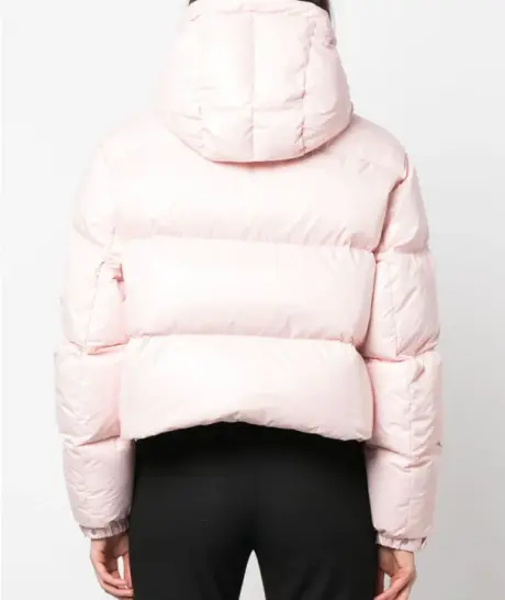 ERMANO SCERVINO Пуховик женский, укороченный,с капюшоном и нашивкой на рукаве