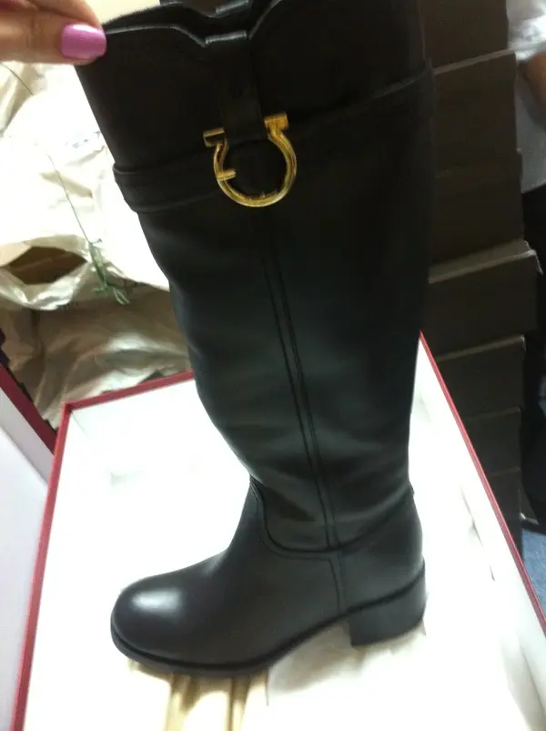 Salvatore Ferragamo Сапоги женские на меху