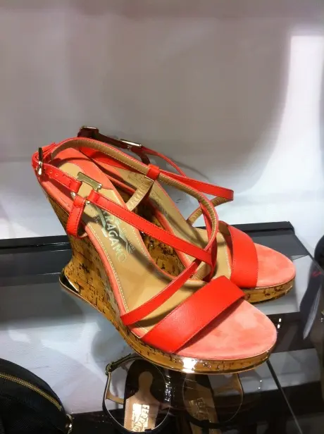 Salvatore Ferragamo 05324421С Босоножки женские /танкетка/