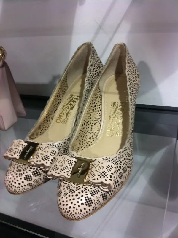 Salvatore Ferragamo 06305481С Туфли женские /ажурные/