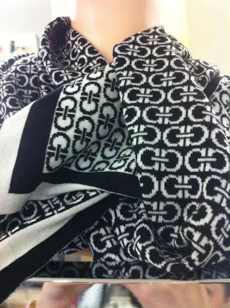 Salvatore Ferragamo Шарф женский