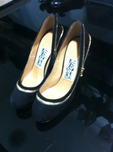 Salvatore Ferragamo Туфли женские, замша /отд молния/