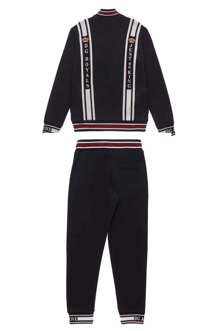  Спортивный костюм
