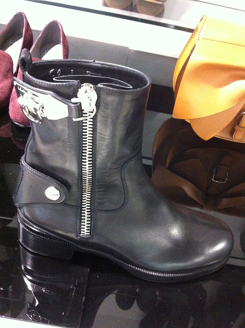 Salvatore Ferragamo 05560301С Полусапоги женские