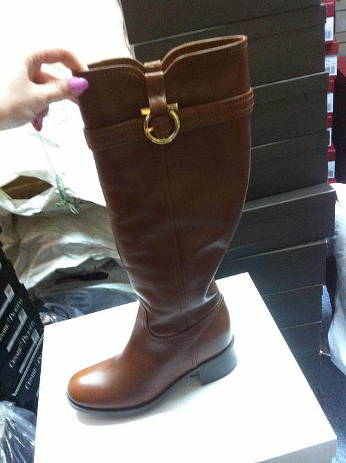 Salvatore Ferragamo Сапоги женские на меху